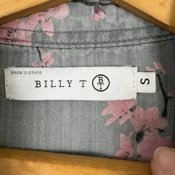 Billy T Women Cherry Blossom Shirt Small Lyocell Roll Tab Floral Preppy Cottage - Picture 5 of 7